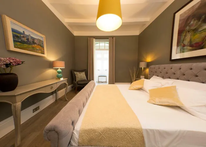 Merchant Street Apartment